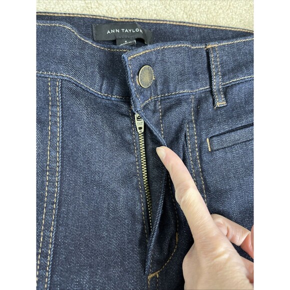 NWOT Ann Taylor Dark Blue Deep Pockets Flare Leg Denim Jeans Size 8 32x33” - Picture 4 of 14